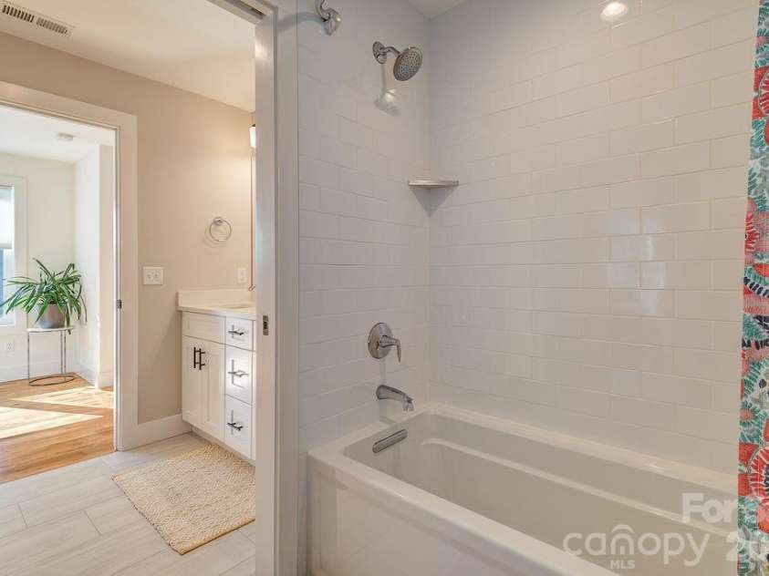 21 Orrinel Way, Asheville, NC 28806.  MLS# CAR4333114, YatesRealty ID 7852. 