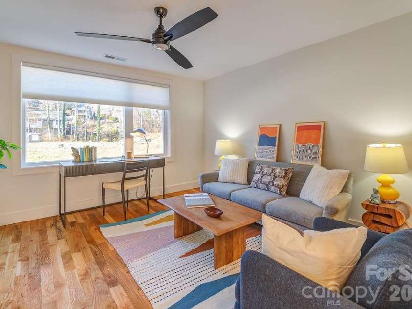 21 Orrinel Way, Asheville, NC 28806.  MLS# CAR4333114, YatesRealty ID 7852. 