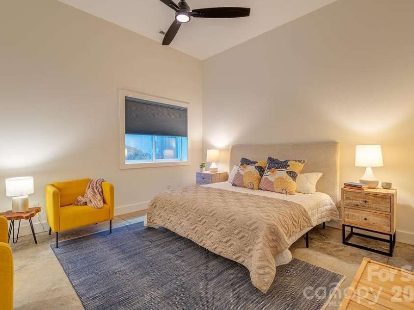 21 Orrinel Way, Asheville, NC 28806.  MLS# CAR4333114, YatesRealty ID 7852. 