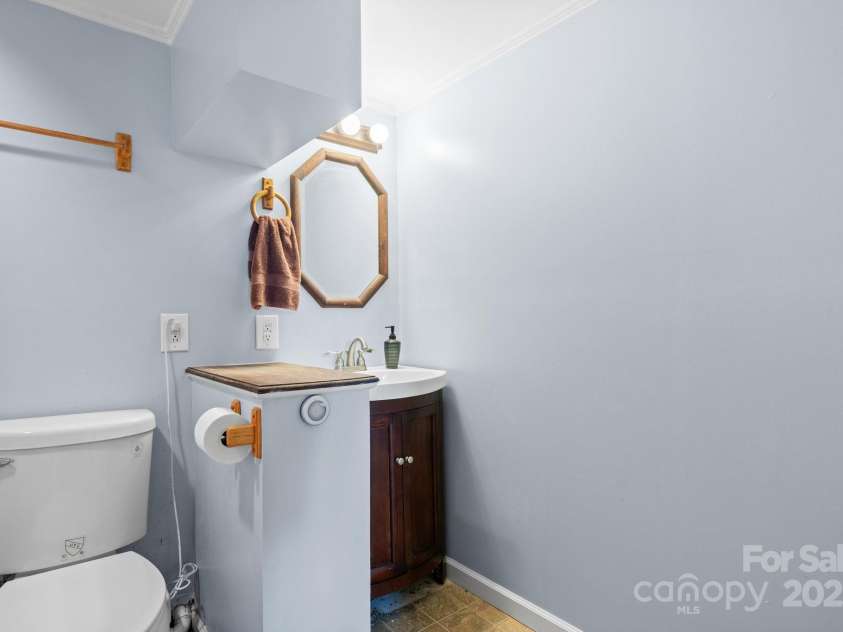 332 Swanson Drive, Lenoir, NC 28645.  MLS# CAR4246701, YatesRealty ID 7853. 