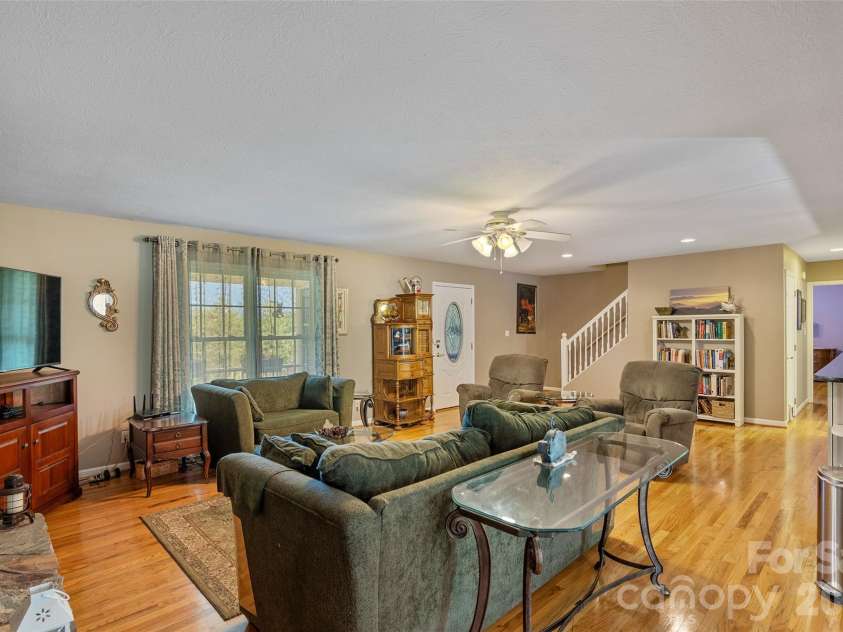 15 Willow Knolls Drive, Weaverville, NC 28787.  MLS# CAR4281968, YatesRealty ID 7854. 