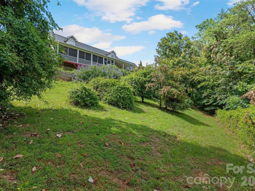 15 Willow Knolls Drive, Weaverville, NC 28787.  MLS# CAR4281968, YatesRealty ID 7854. 