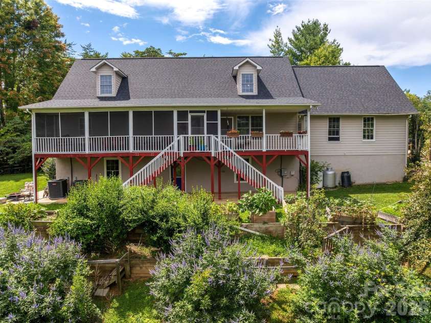 15 Willow Knolls Drive, Weaverville, NC 28787.  MLS# CAR4281968, YatesRealty ID 7854. 
