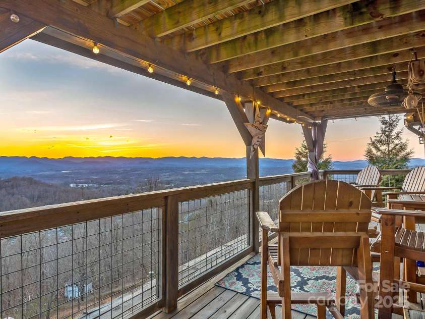 21 Carolina Sunset Pass, Asheville, NC 28804.  MLS# CAR4238184, YatesRealty ID 7854. Incredible long-range views from all angles!
