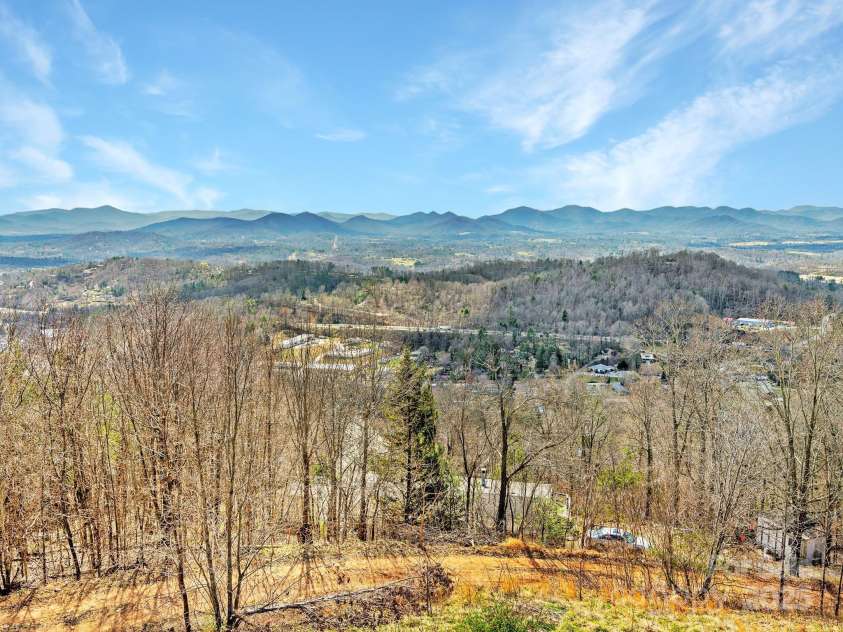 21 Carolina Sunset Pass, Asheville, NC 28804.  MLS# CAR4238184, YatesRealty ID 7854. More views
