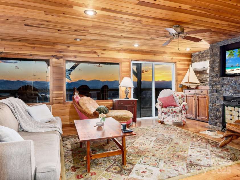 21 Carolina Sunset Pass, Asheville, NC 28804.  MLS# CAR4238184, YatesRealty ID 7854. Sunsets in every room!