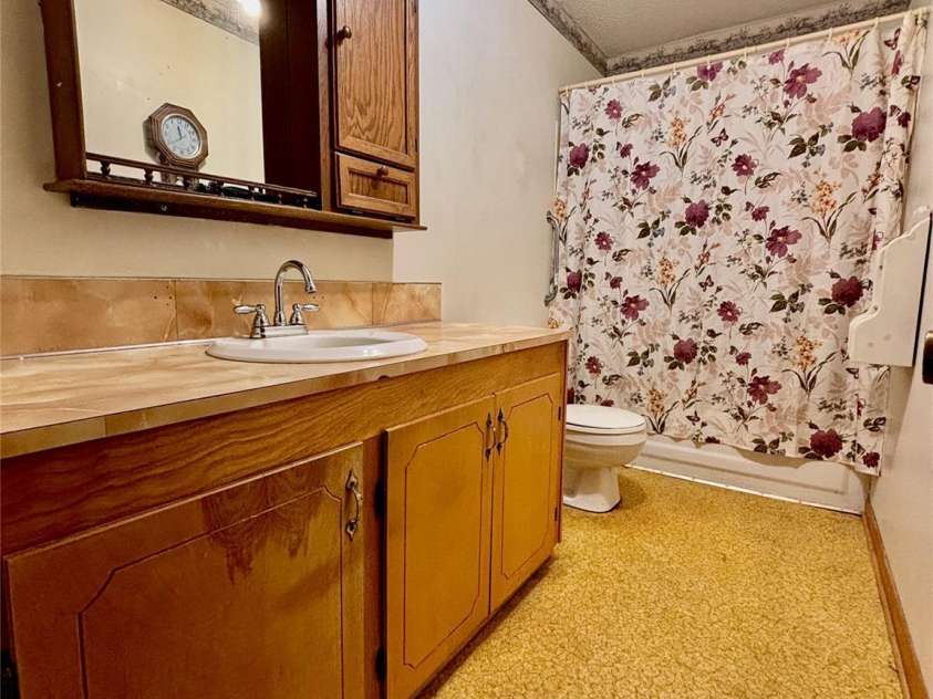 138 Friendship Drive, Ellenboro, NC 28040.  MLS# CAR4243904, YatesRealty ID 7855. 