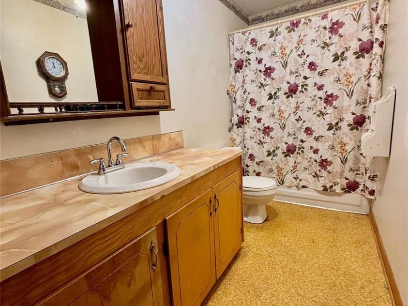 138 Friendship Drive, Ellenboro, NC 28040.  MLS# CAR4243904, YatesRealty ID 7855. 