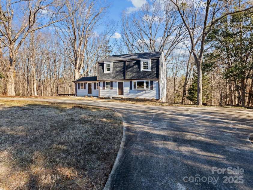 188 Mary Circle, Concord, NC 28025.  MLS# CAR4214632, YatesRealty ID 7856. 