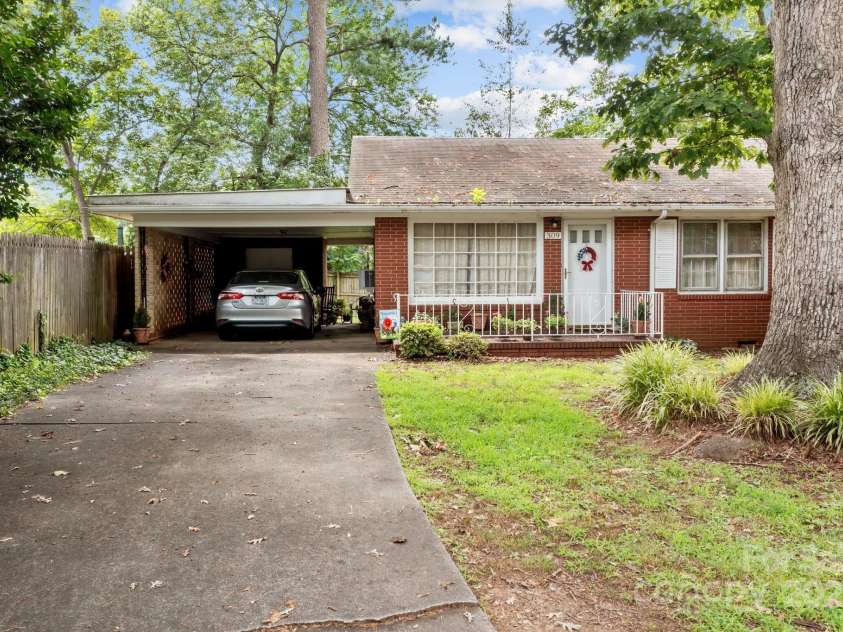 309 Salisbury Avenue, Salisbury, NC 28146.  MLS# CAR4221562, YatesRealty ID 786. 