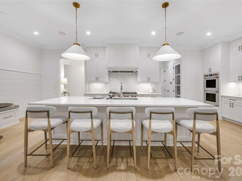 5034 Gilchrist Road, Charlotte, NC 28211.  MLS# CAR4244515, YatesRealty ID 7860. Kitchen for Representation