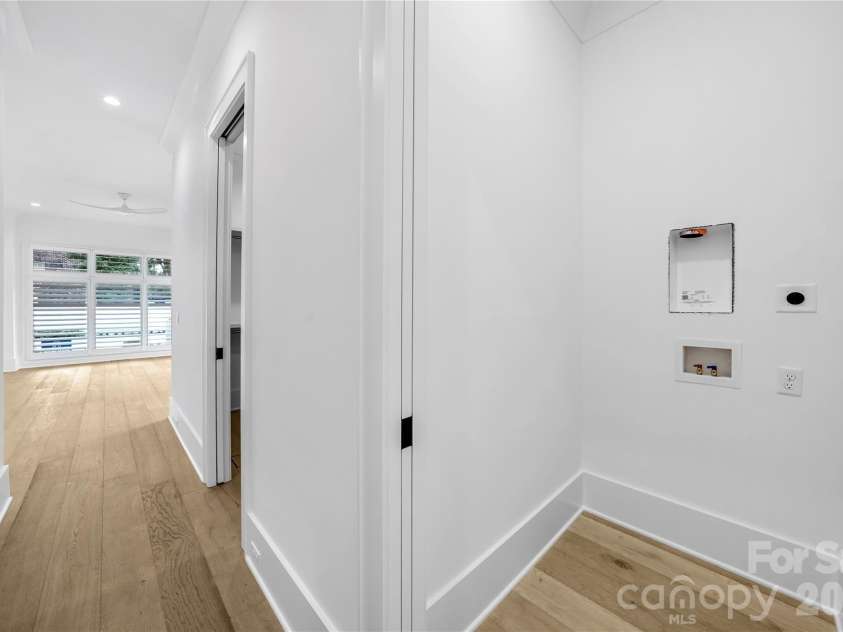 5034 Gilchrist Road, Charlotte, NC 28211.  MLS# CAR4244515, YatesRealty ID 7860. Rough-In W/D Primary on Main for Representation