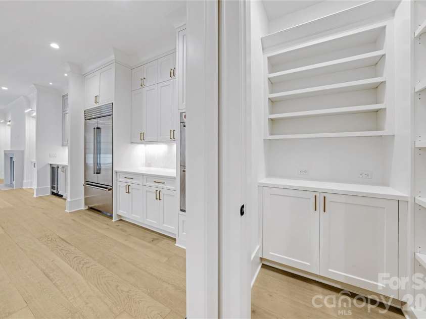 5034 Gilchrist Road, Charlotte, NC 28211.  MLS# CAR4244515, YatesRealty ID 7860. Scullery for Representation