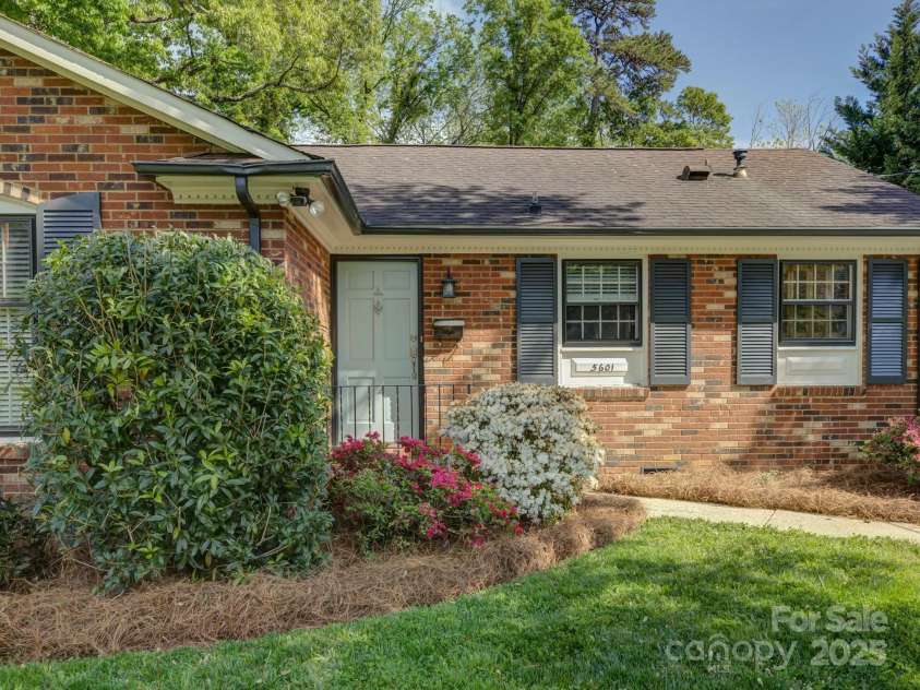 5601 Londonderry Road, Charlotte, NC 28210.  MLS# CAR4247091, YatesRealty ID 7862. Welcome to 5601 Londonderry Road