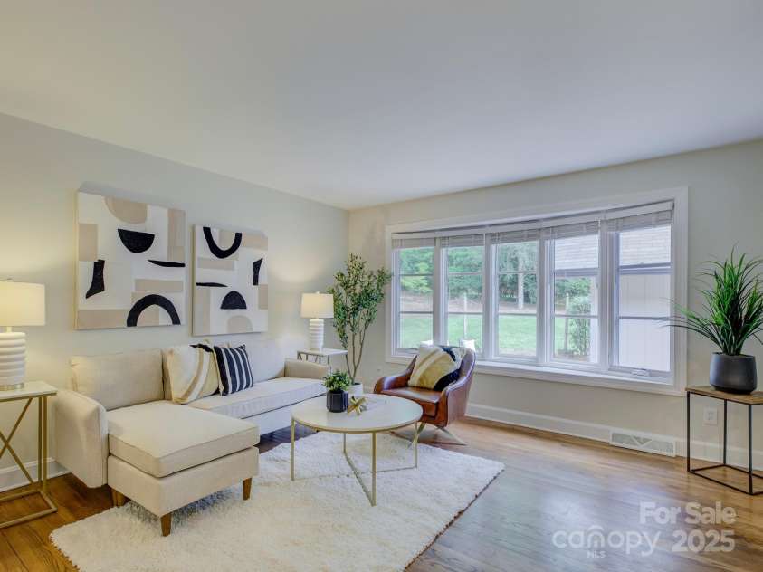 5601 Londonderry Road, Charlotte, NC 28210.  MLS# CAR4247091, YatesRealty ID 7862. Welcome to 5601 Londonderry Road