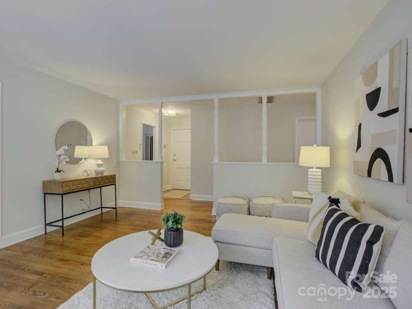 5601 Londonderry Road, Charlotte, NC 28210.  MLS# CAR4247091, YatesRealty ID 7862. Welcome to 5601 Londonderry Road