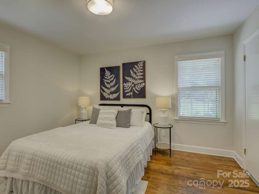 5601 Londonderry Road, Charlotte, NC 28210.  MLS# CAR4247091, YatesRealty ID 7862. Welcome to 5601 Londonderry Road