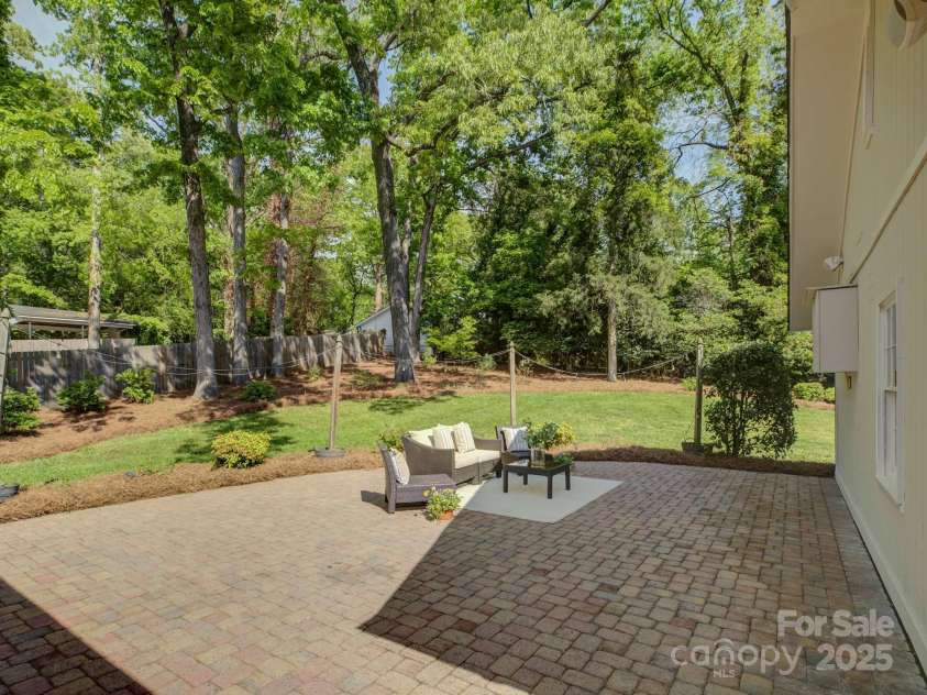 5601 Londonderry Road, Charlotte, NC 28210.  MLS# CAR4247091, YatesRealty ID 7862. Welcome to 5601 Londonderry Road
