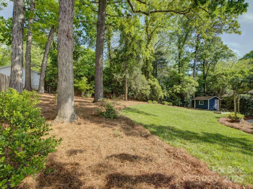 5601 Londonderry Road, Charlotte, NC 28210.  MLS# CAR4247091, YatesRealty ID 7862. Welcome to 5601 Londonderry Road