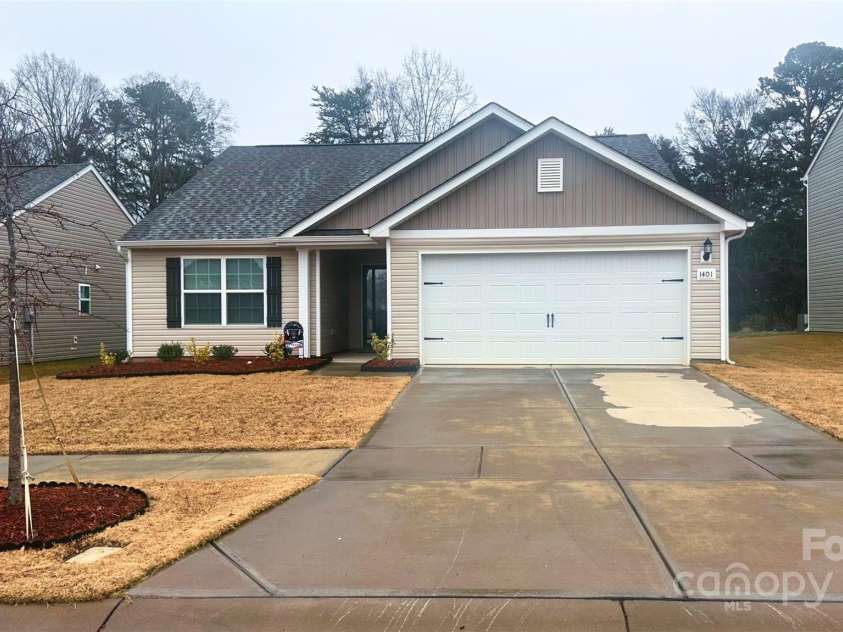 1401 Nia Road, Charlotte, NC 28215.  MLS# CAR4210174, YatesRealty ID 7864. 
