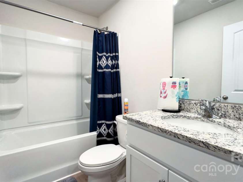 1401 Nia Road, Charlotte, NC 28215.  MLS# CAR4210174, YatesRealty ID 7864. 