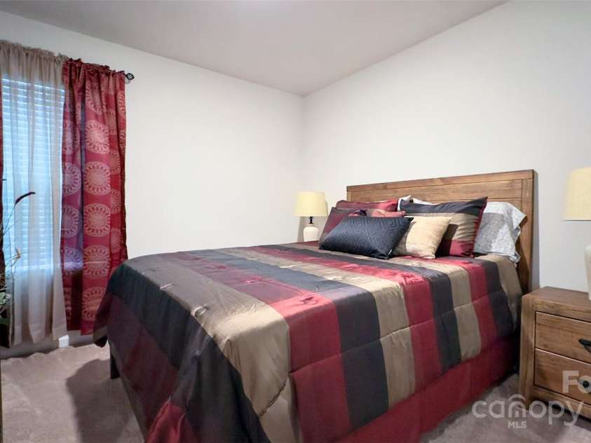 1401 Nia Road, Charlotte, NC 28215.  MLS# CAR4210174, YatesRealty ID 7864. 