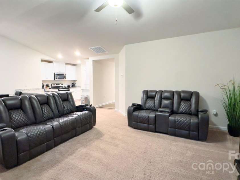 1401 Nia Road, Charlotte, NC 28215.  MLS# CAR4210174, YatesRealty ID 7864. 