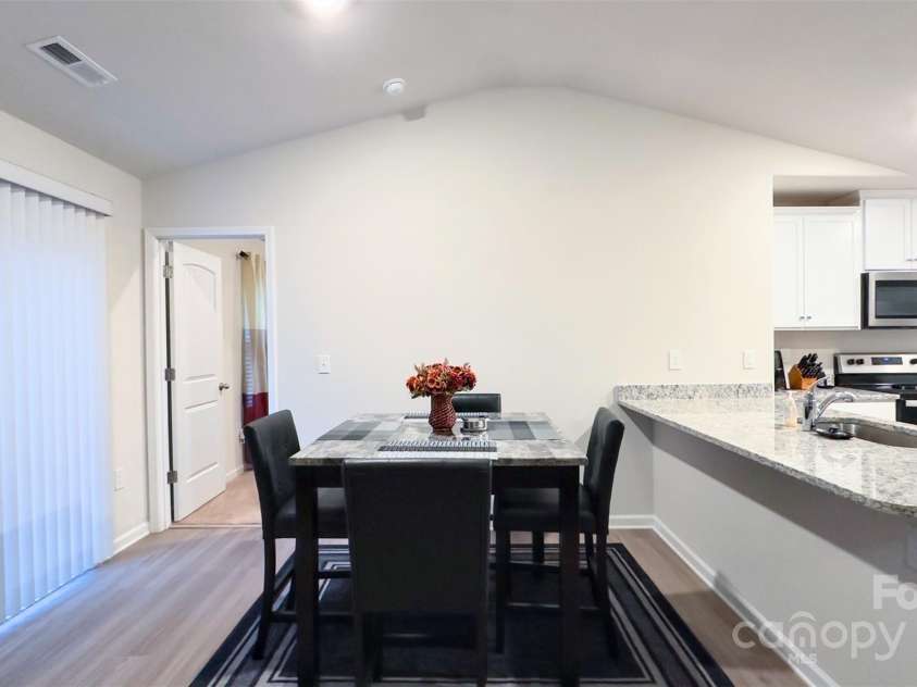 1401 Nia Road, Charlotte, NC 28215.  MLS# CAR4210174, YatesRealty ID 7864. 
