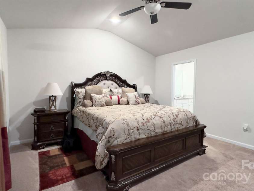 1401 Nia Road, Charlotte, NC 28215.  MLS# CAR4210174, YatesRealty ID 7864. 