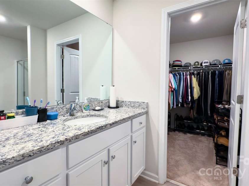 1401 Nia Road, Charlotte, NC 28215.  MLS# CAR4210174, YatesRealty ID 7864. 