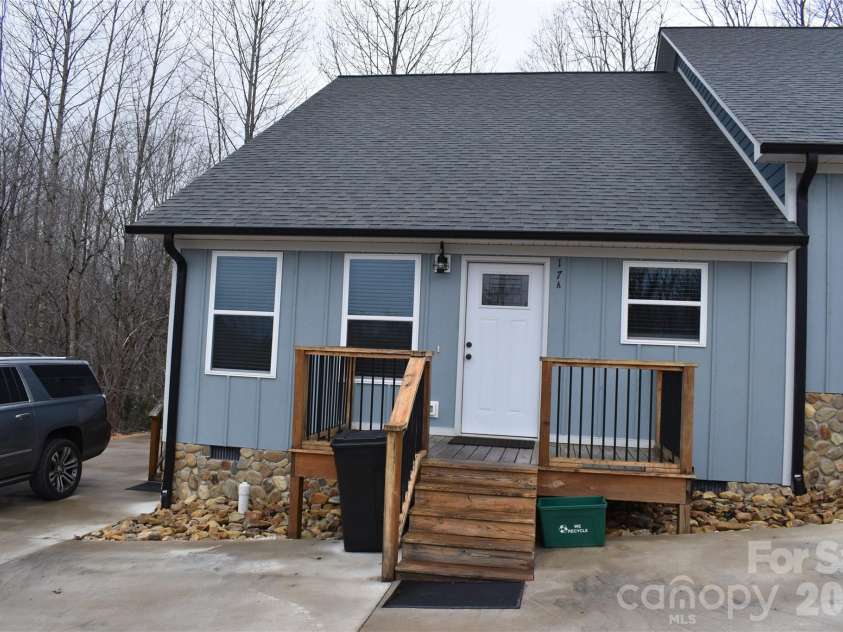 17 Meredith Lane, Marion, NC 28752.  MLS# CAR4249999, YatesRealty ID 7864. 