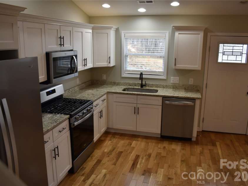 17 Meredith Lane, Marion, NC 28752.  MLS# CAR4249999, YatesRealty ID 7864. 