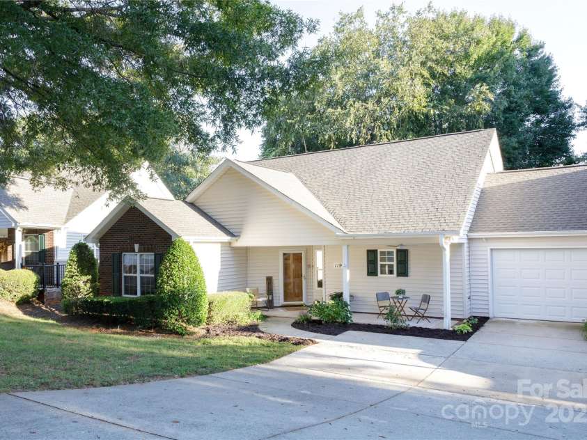 119 Ashwood Lane, Mooresville, NC 28117.  MLS# CAR4265345, YatesRealty ID 7865. Exterior front