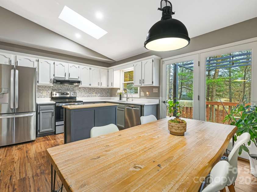 101 Timberleaf Court, Fletcher, NC 28732.  MLS# CAR4230546, YatesRealty ID 7866. 