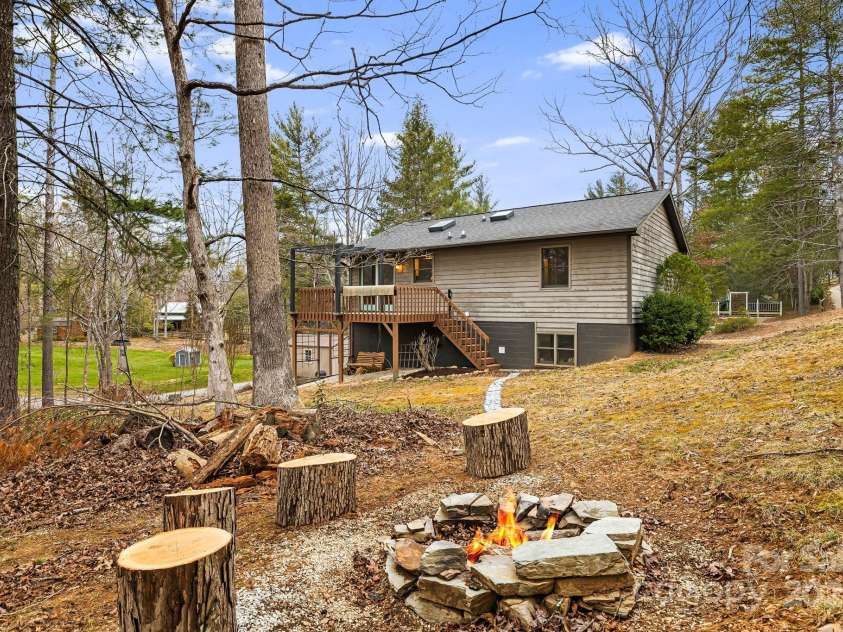 101 Timberleaf Court, Fletcher, NC 28732.  MLS# CAR4230546, YatesRealty ID 7866. 