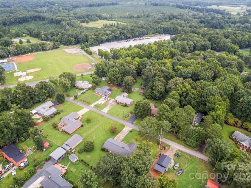 320 Forest Park Drive, Denton, NC 27239.  MLS# CAR4292662, YatesRealty ID 7866. 