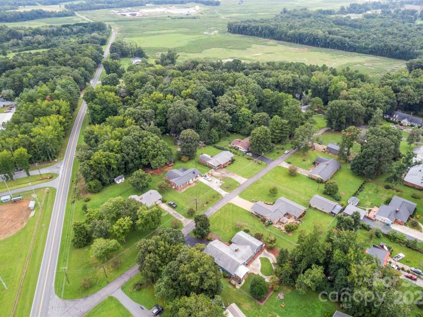 320 Forest Park Drive, Denton, NC 27239.  MLS# CAR4292662, YatesRealty ID 7866. 