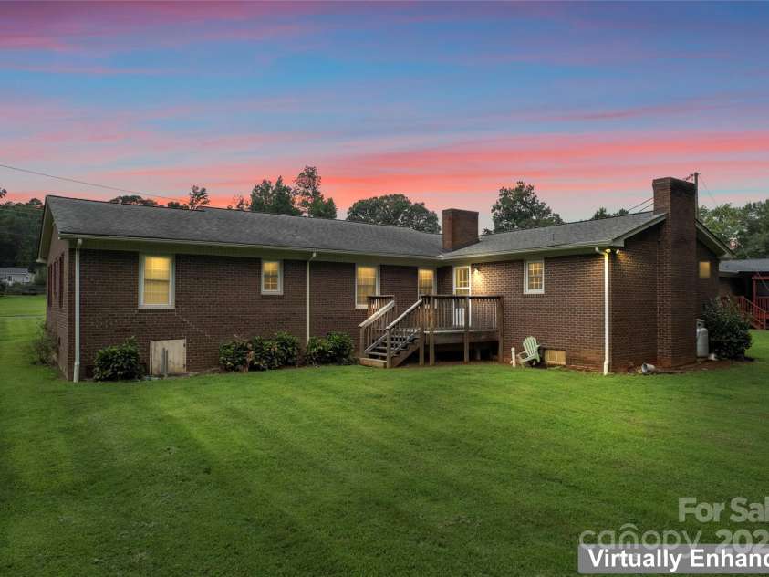 320 Forest Park Drive, Denton, NC 27239.  MLS# CAR4292662, YatesRealty ID 7866. 