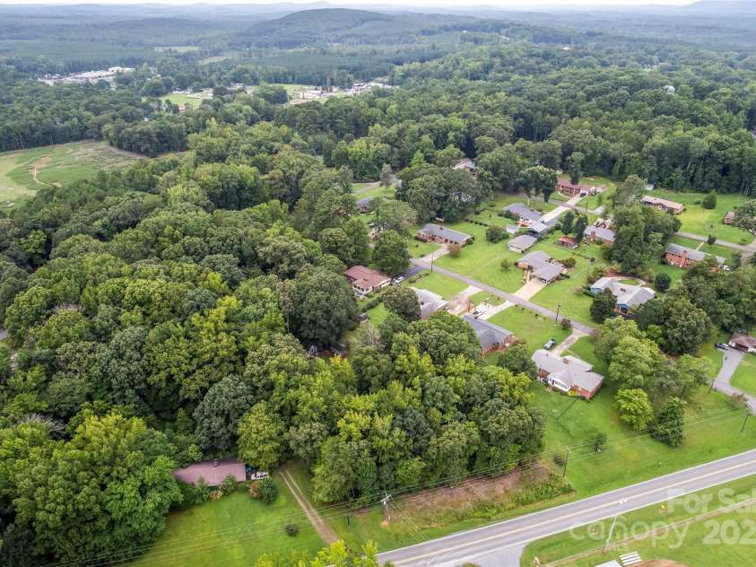 320 Forest Park Drive, Denton, NC 27239.  MLS# CAR4292662, YatesRealty ID 7866. 