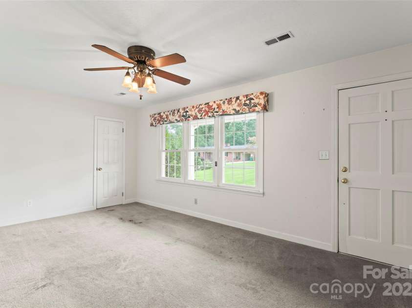 320 Forest Park Drive, Denton, NC 27239.  MLS# CAR4292662, YatesRealty ID 7866. 
