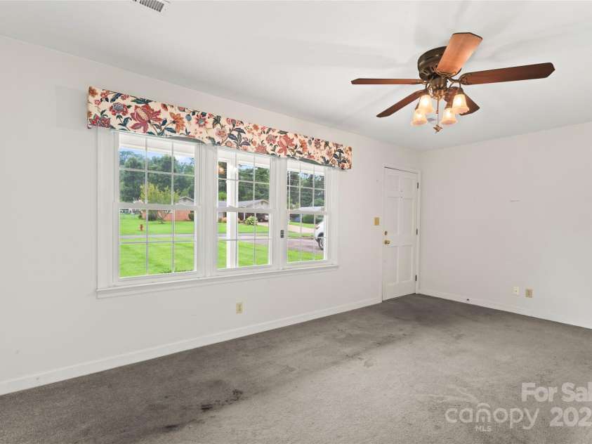 320 Forest Park Drive, Denton, NC 27239.  MLS# CAR4292662, YatesRealty ID 7866. 