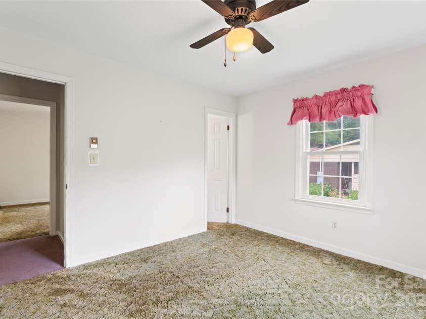 320 Forest Park Drive, Denton, NC 27239.  MLS# CAR4292662, YatesRealty ID 7866. 