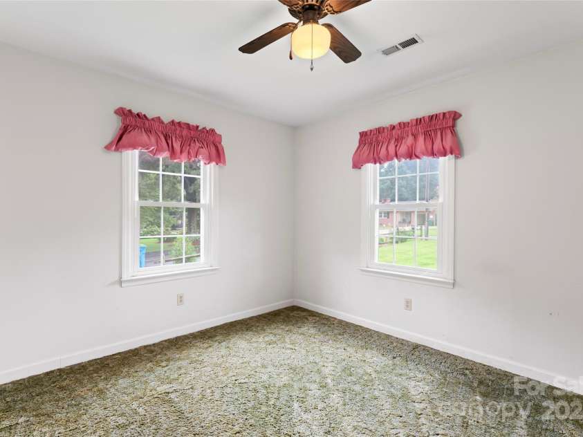 320 Forest Park Drive, Denton, NC 27239.  MLS# CAR4292662, YatesRealty ID 7866. 