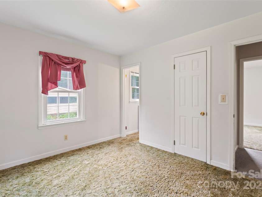 320 Forest Park Drive, Denton, NC 27239.  MLS# CAR4292662, YatesRealty ID 7866. 
