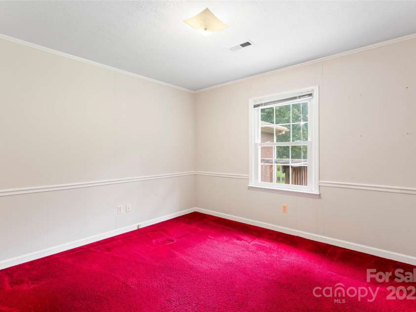 320 Forest Park Drive, Denton, NC 27239.  MLS# CAR4292662, YatesRealty ID 7866. 