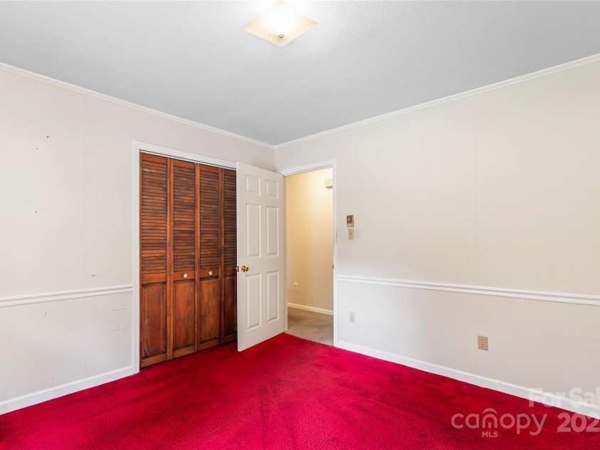 320 Forest Park Drive, Denton, NC 27239.  MLS# CAR4292662, YatesRealty ID 7866. 