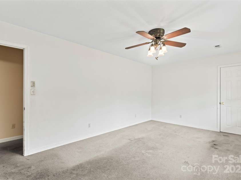 320 Forest Park Drive, Denton, NC 27239.  MLS# CAR4292662, YatesRealty ID 7866. 