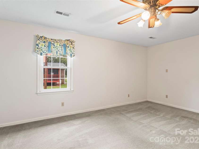 320 Forest Park Drive, Denton, NC 27239.  MLS# CAR4292662, YatesRealty ID 7866. 
