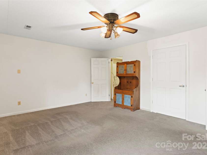 320 Forest Park Drive, Denton, NC 27239.  MLS# CAR4292662, YatesRealty ID 7866. 