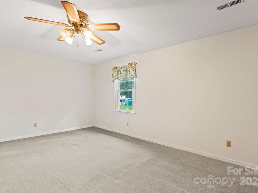 320 Forest Park Drive, Denton, NC 27239.  MLS# CAR4292662, YatesRealty ID 7866. 